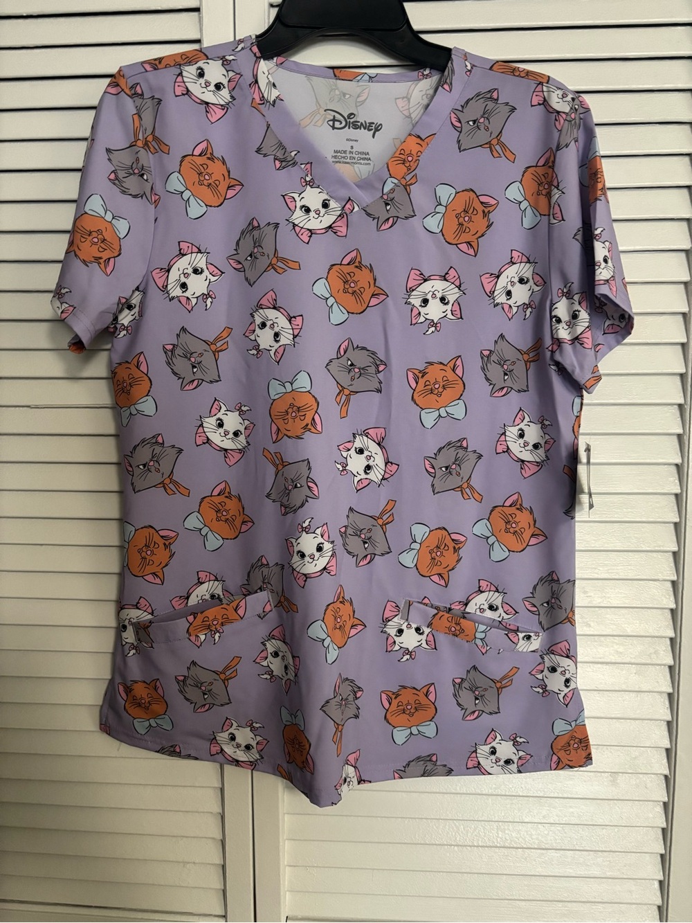 Disney Aristocats size small scrub top NWT